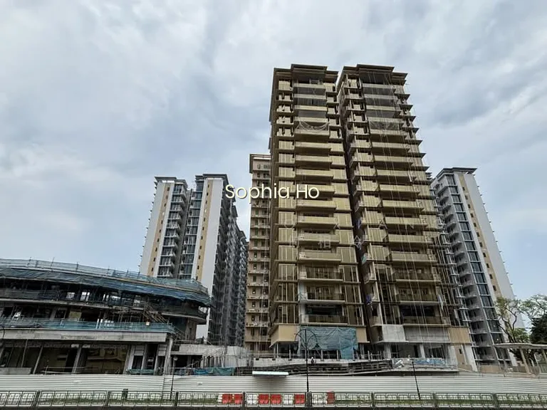 Grand Dunman image 1 of 10