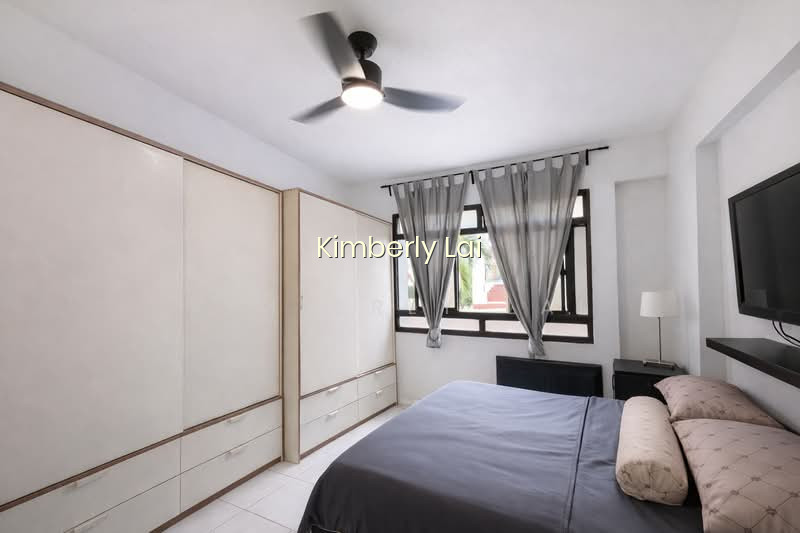 CHEAP 1,324 SQFT 5RM CORNER UNIT WITH MAID'S ROOM. 8 MINS' WALK TO MALL & MRT photo 5