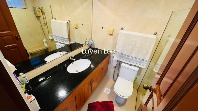 KEMBANGAN MRT FREEHOLD 3 STOREYS MOVE IN CONDITION photo 3