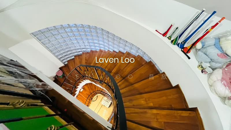 KEMBANGAN MRT FREEHOLD 3 STOREYS MOVE IN CONDITION photo 4