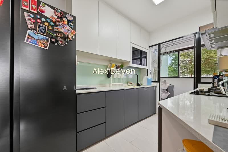 550A SEGAR ROAD photo 4