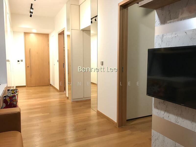 26 NEWTON photo 2
