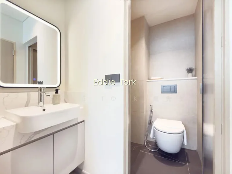 Coliwoo – Midtown | 5-Min Walk to Lasalle College of the Arts | Near SMU & Nafa | Bugis image 1 of 5