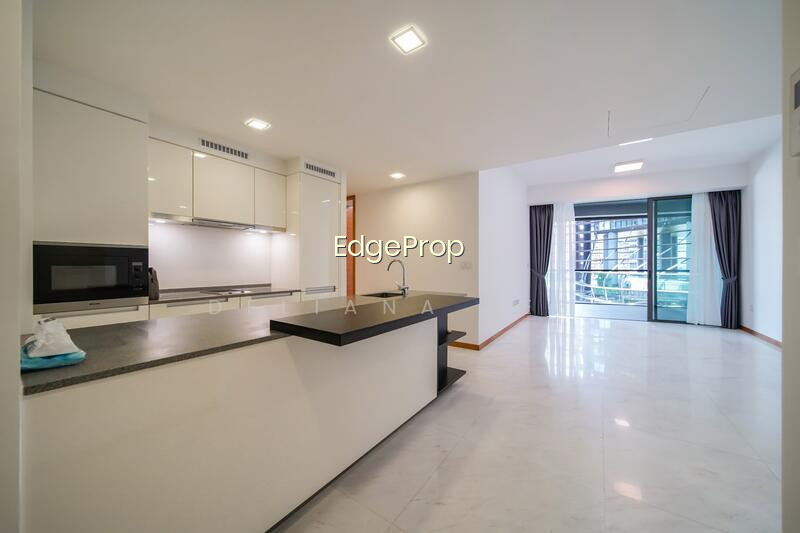 MARINA ONE RESIDENCES image 1 of 10