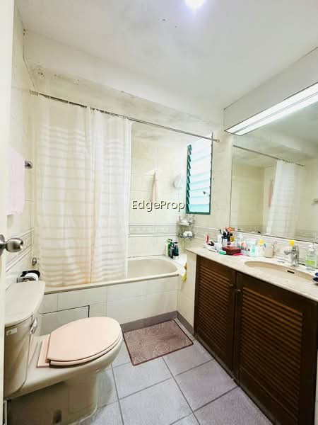 GOLD COAST CONDO photo 4
