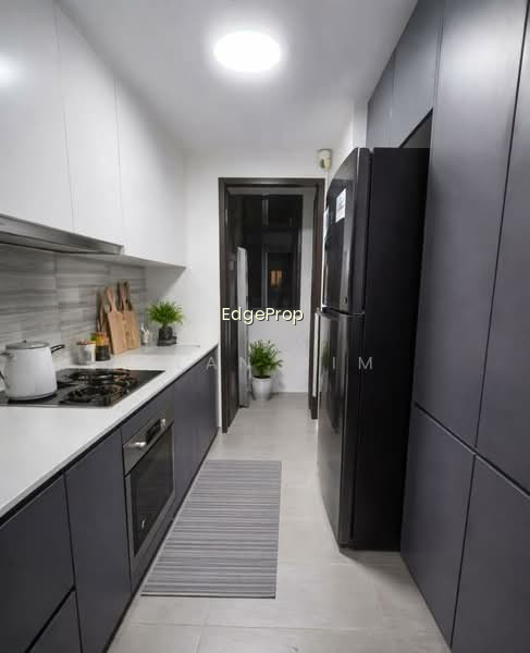 THE BROWNSTONE photo 4