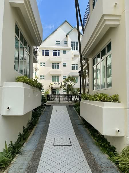 WOODGROVE CONDO photo 3