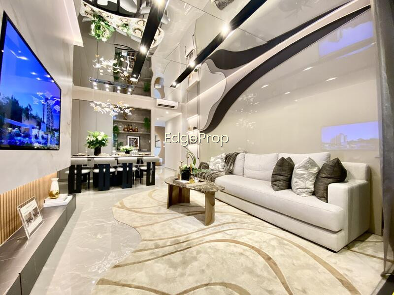 BRAND NEW 4 BEDROOM CONDO BESIDE MRT AT 3 BEDROOM PRICE image 1 of 6