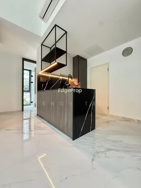 Jervois Mansion image 1 of 4