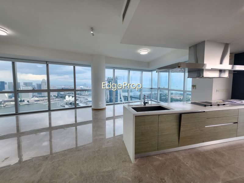 MARINA BAY RESIDENCES photo 6
