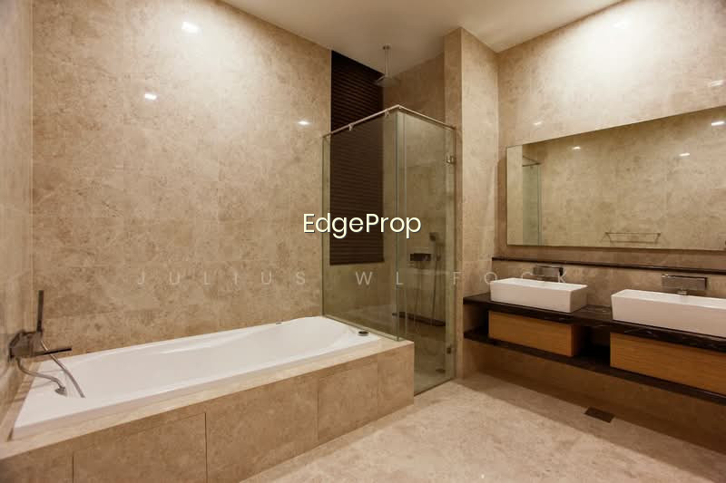 MARINA BAY RESIDENCES photo 2