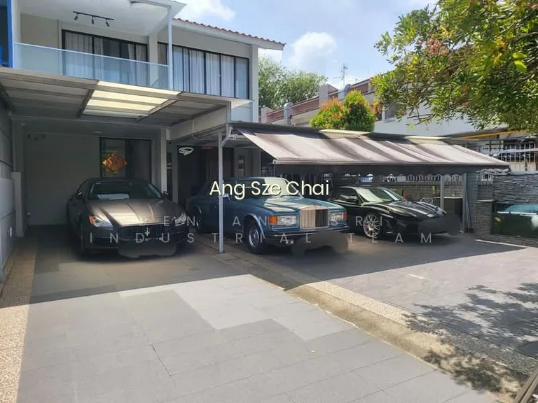 Suits Short Term Lease User! Rare Corner Gem at Simpang Bedok – Huge Land, Park 5 Cars image 1 of 10