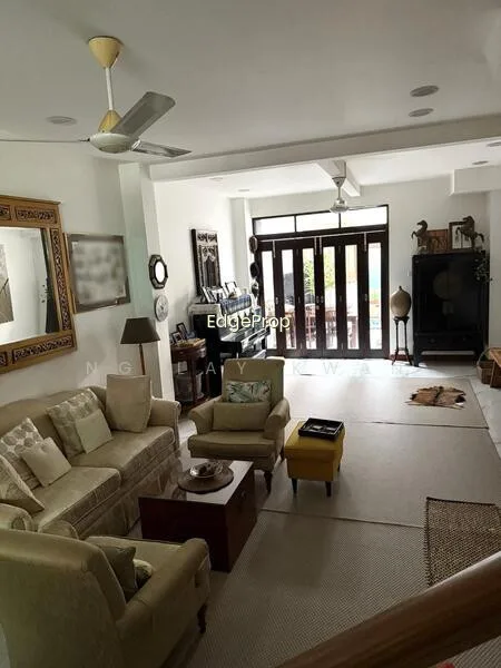 Renovated 3.5 Storey Freehold Terrace @Thomson Garden Estate image 1 of 5