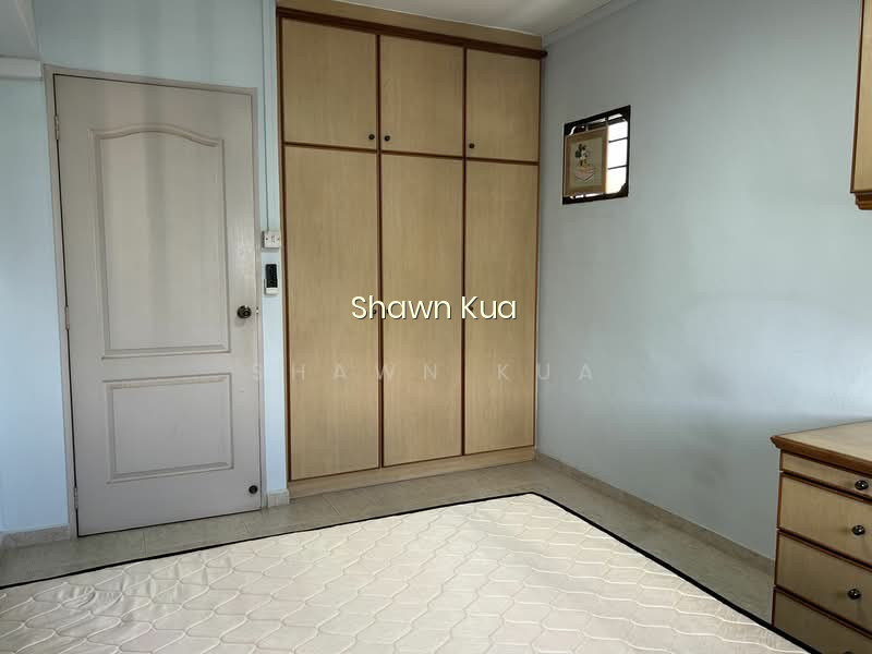 952 HOUGANG AVENUE 9 image 1 of 9