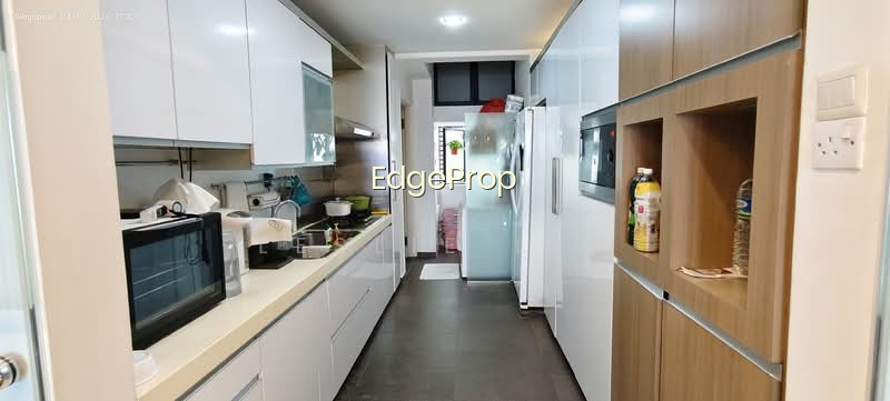 FERNWOOD TOWERS photo 3