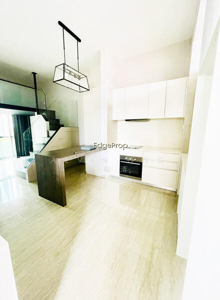 STRATUM photo 4