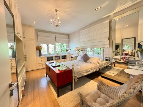 BEAUTIFULLY RENO SEMI-D, NEAR MRT, WIDE FRONTAGE > 10METRES photo 4