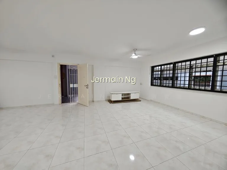 360 Tampines Street 34 image 1 of 10