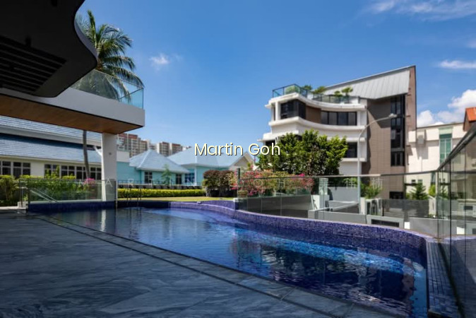 BARTLEY BUNGALOW ?MODERN WITH LIFT & POOL ?MOVE-IN READY!! photo 2
