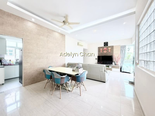 SUMMERHILL photo 5