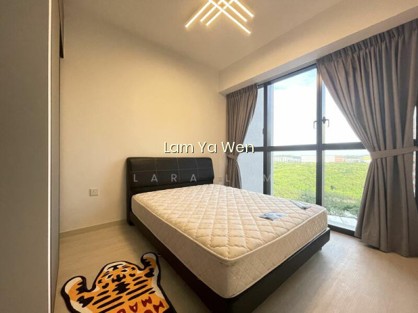RIVERFRONT RESIDENCES photo 5