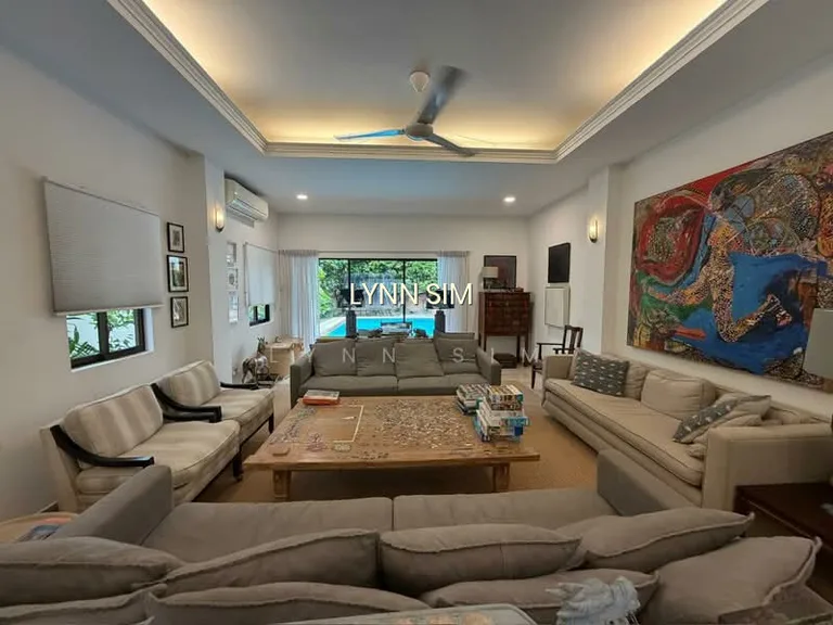 Huge Garden, Spacious Living Space, Cozy Living image 1 of 10