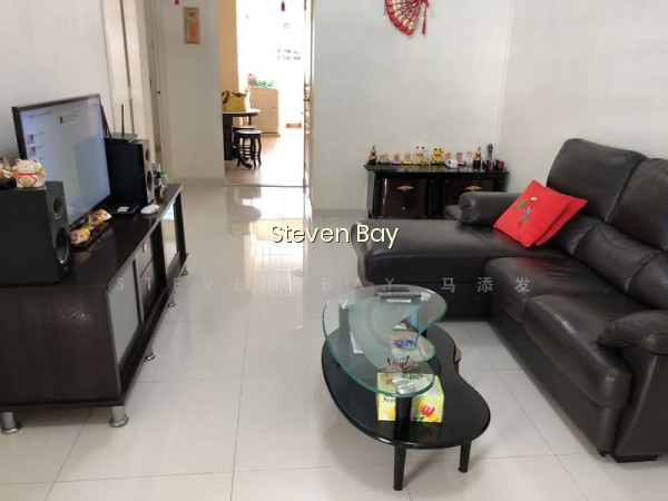 898 Tampines Street 81 image 1 of 10