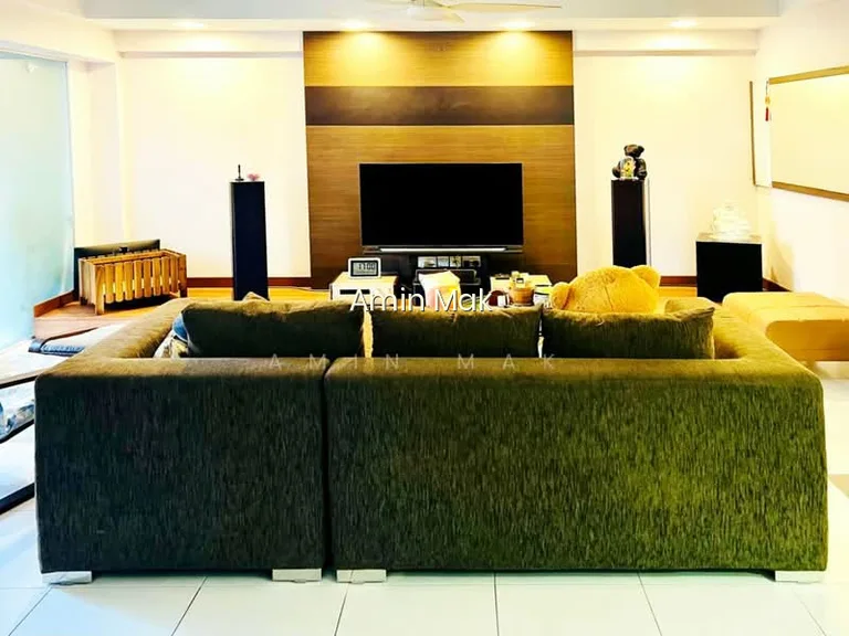 603 Senja Road image 1 of 10