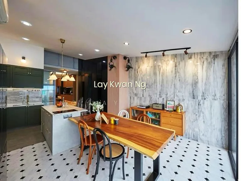 D20 - Renovated 2 Storey Freehold Terrace @Thomson Garden image 1 of 7