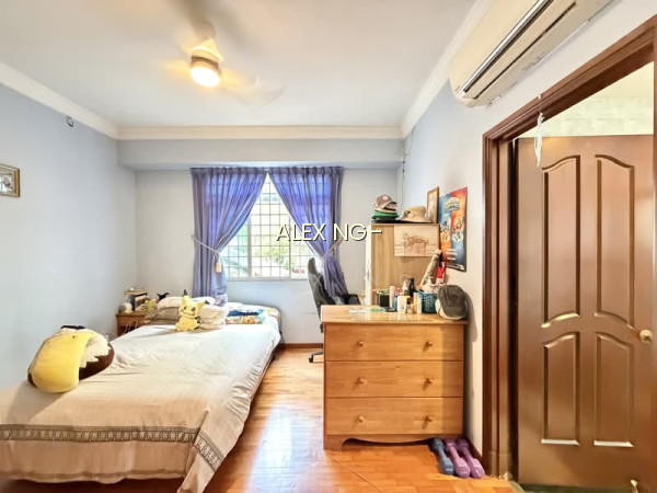 1KM MARIS STELLA, MRT, 3STY CORNER TERR, GD LAYOUT, BRIGHT, GD WIND FLOW photo 6