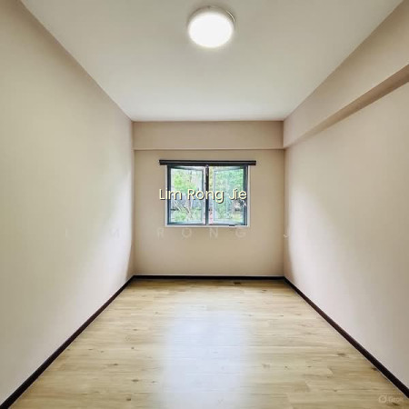 STRATFORD COURT photo 3