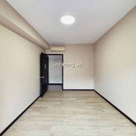 STRATFORD COURT photo 4