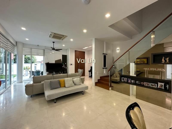 ❤️ D15 STUNNING FREEHOLD SEMI-DETACHED WITH LIFT, POOL & SOLAR PANELS photo 2