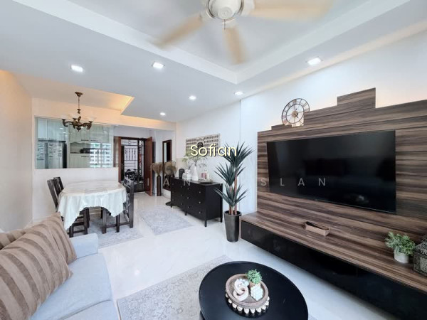 453C Fernvale Road image 1 of 10