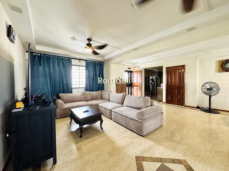 496B TAMPINES STREET 43 image 1 of 10