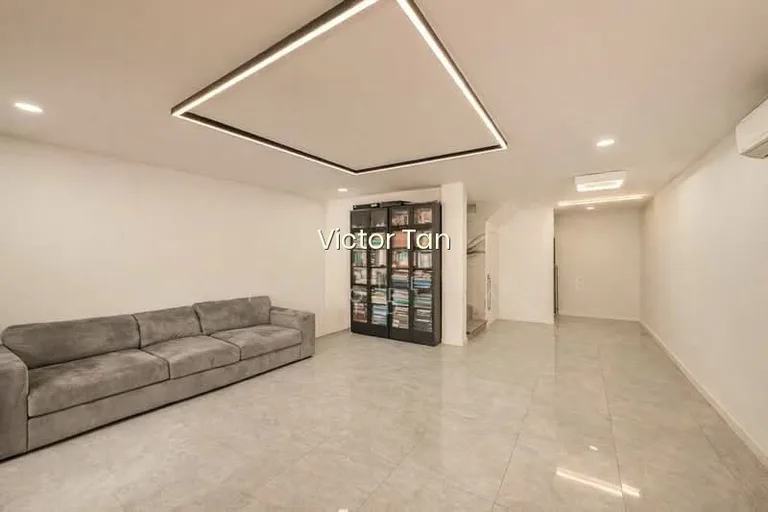 Super Rare Freehold Interterrace at Daisy Avenue image 1 of 10