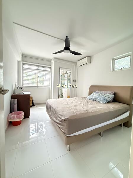 323 WOODLANDS STREET 32 image 1 of 10