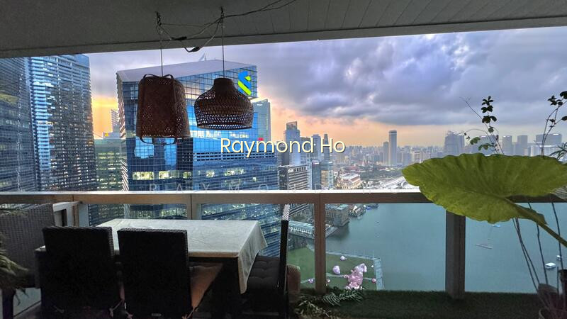 Marina Bay Residences image 1 of 10