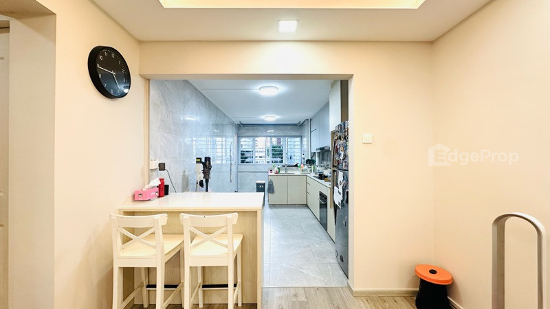 301 SERANGOON AVENUE 2 photo 5
