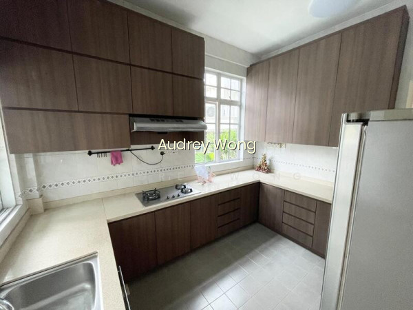 BAYSHORE TRANSFORMATION REGION! SEMI-D @ KEW CRESCENT photo 6