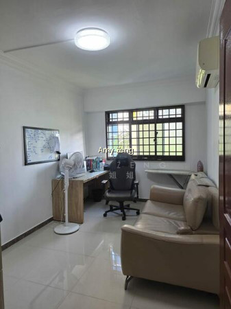 335 SEMBAWANG CLOSE photo 4