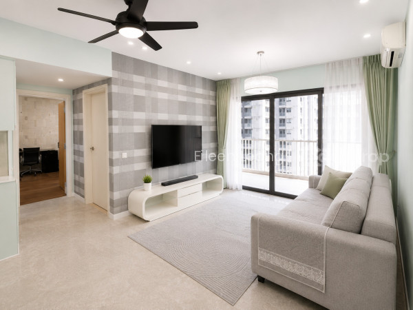 THE LAKEFRONT RESIDENCES photo 3