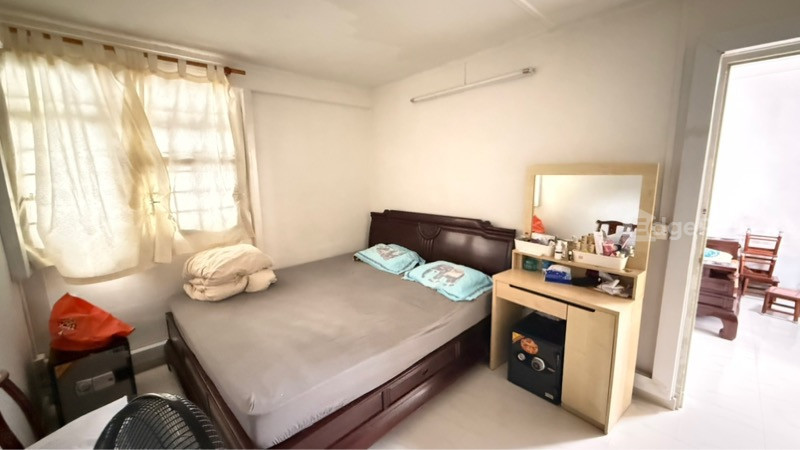 27 TOA PAYOH EAST photo 4