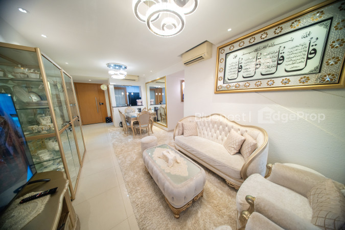PRIVE photo 2
