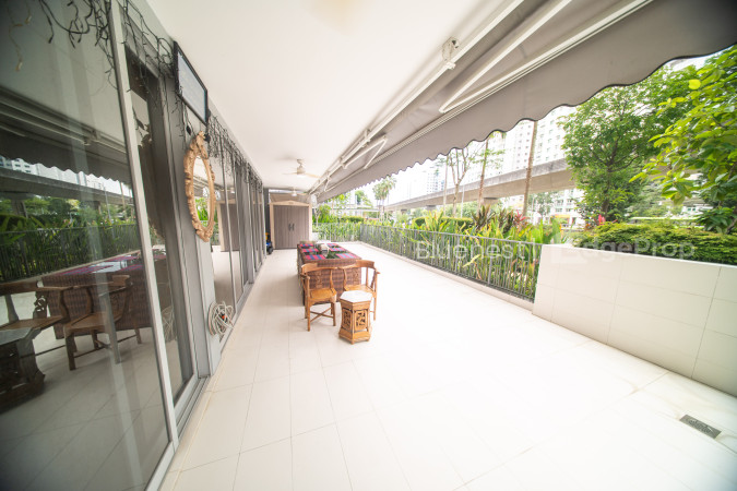 PRIVE photo 5