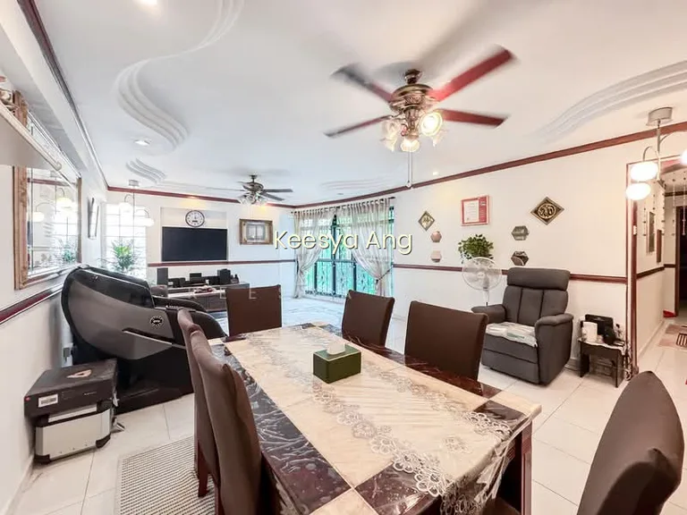 654 Senja Road image 1 of 10