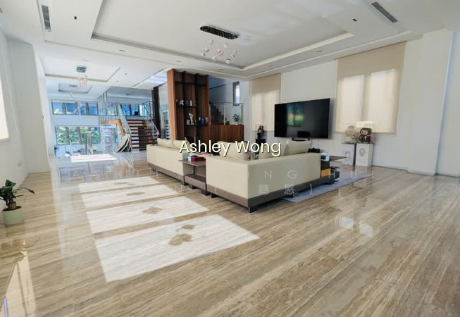 NEWLY RENOVATED BUNGALOW! HUGE LIVING AND ENTERTAINMENT! photo 6