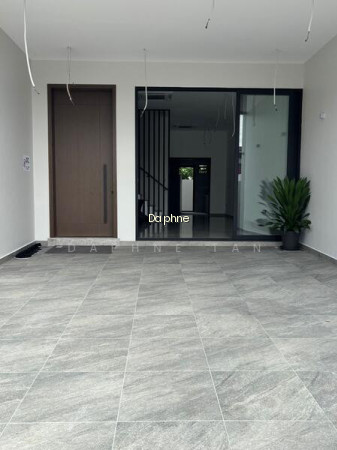 BRAND NEW INTER-TERRACE WITH LIFT photo 3