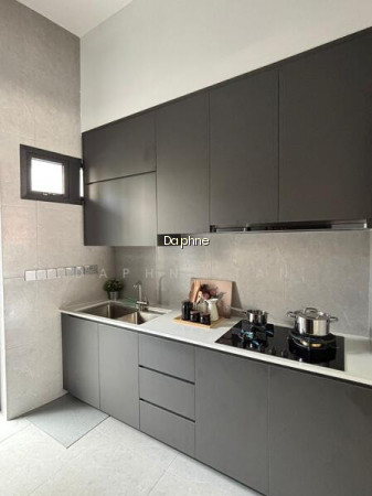 BRAND NEW INTER-TERRACE WITH LIFT photo 4