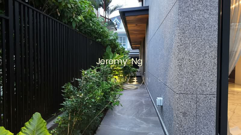BRAND NEW SEMI DETACHED AT FERNHILL CLOSE photo 4